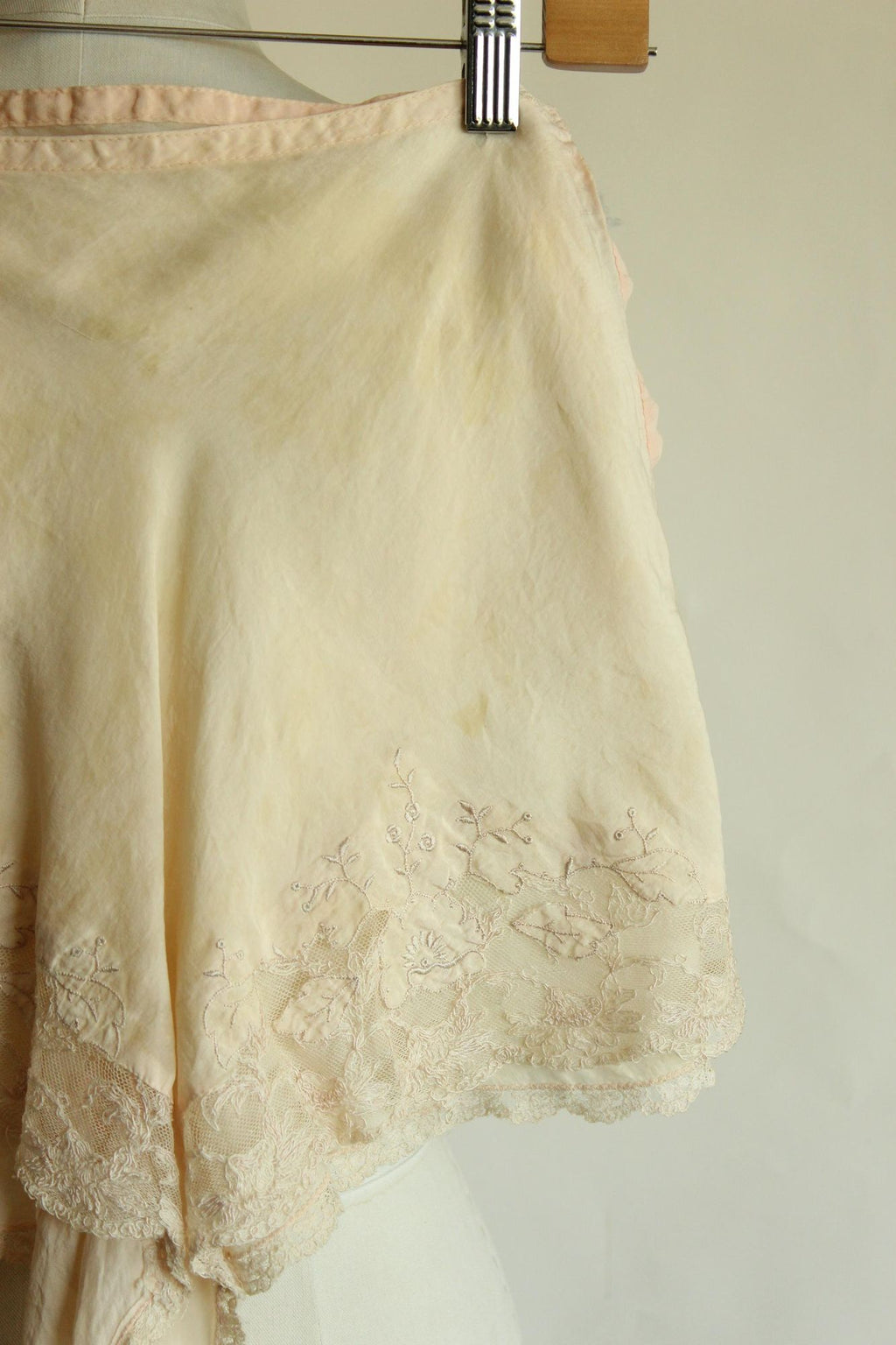 Vintage 1930s 1940s Tap Pant in Blush Ivory Silk