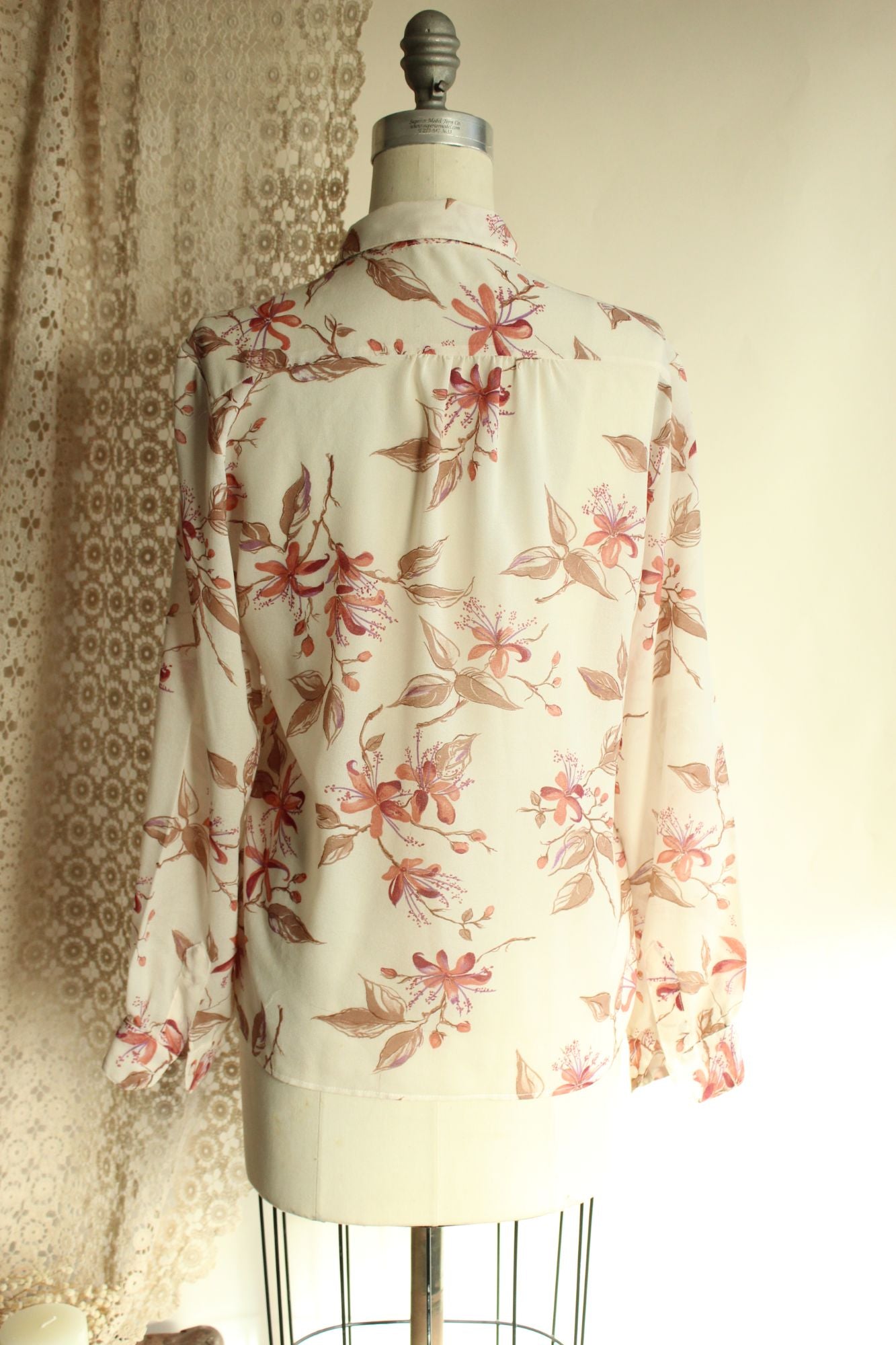 Vintage 1970s Campus Casuals Floral Print Button Down Blouse