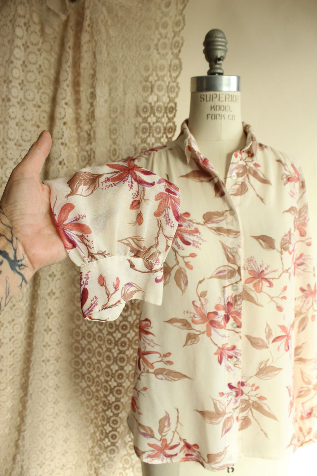 Vintage 1970s Campus Casuals Floral Print Button Down Blouse