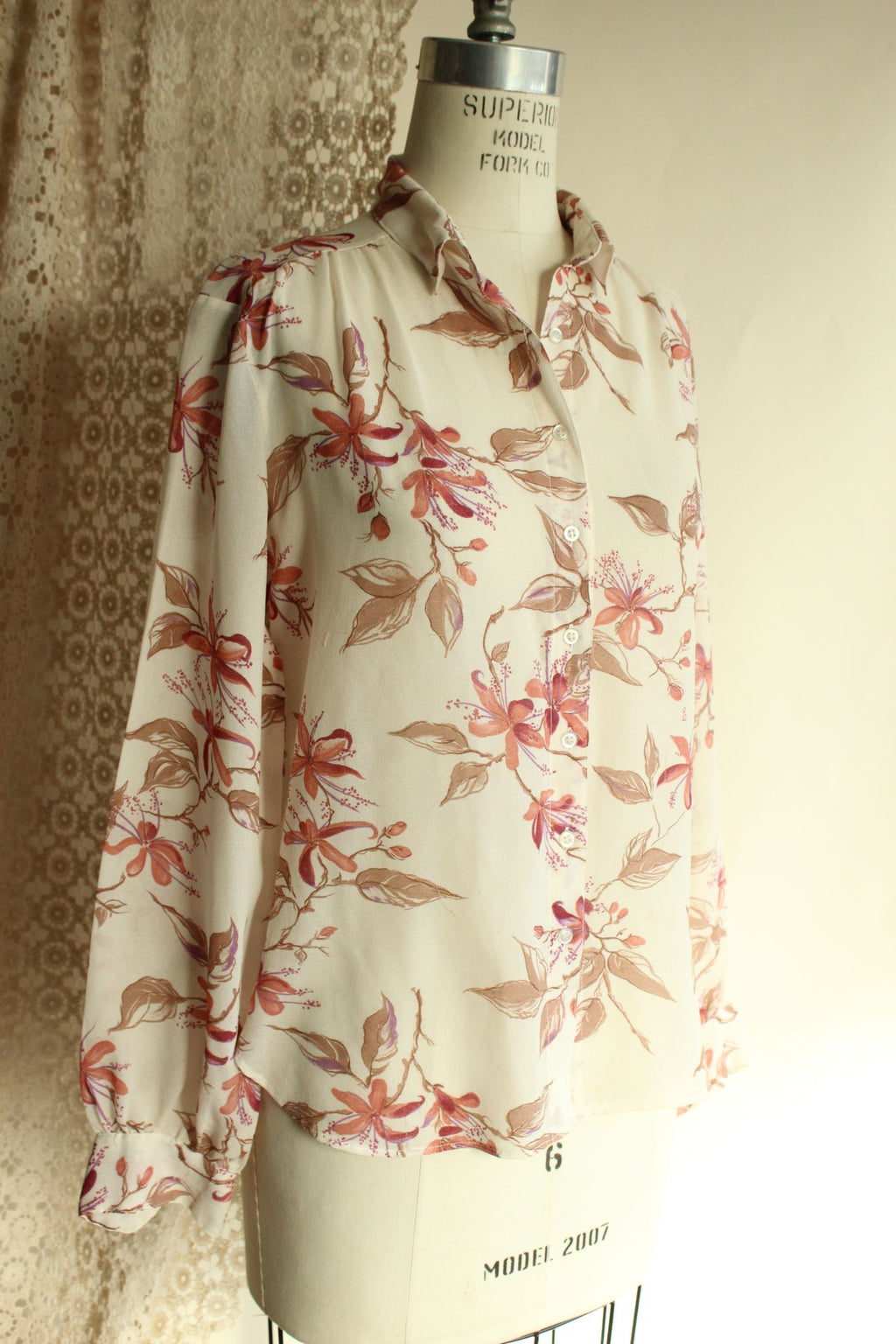 Vintage 1970s Campus Casuals Floral Print Button Down Blouse