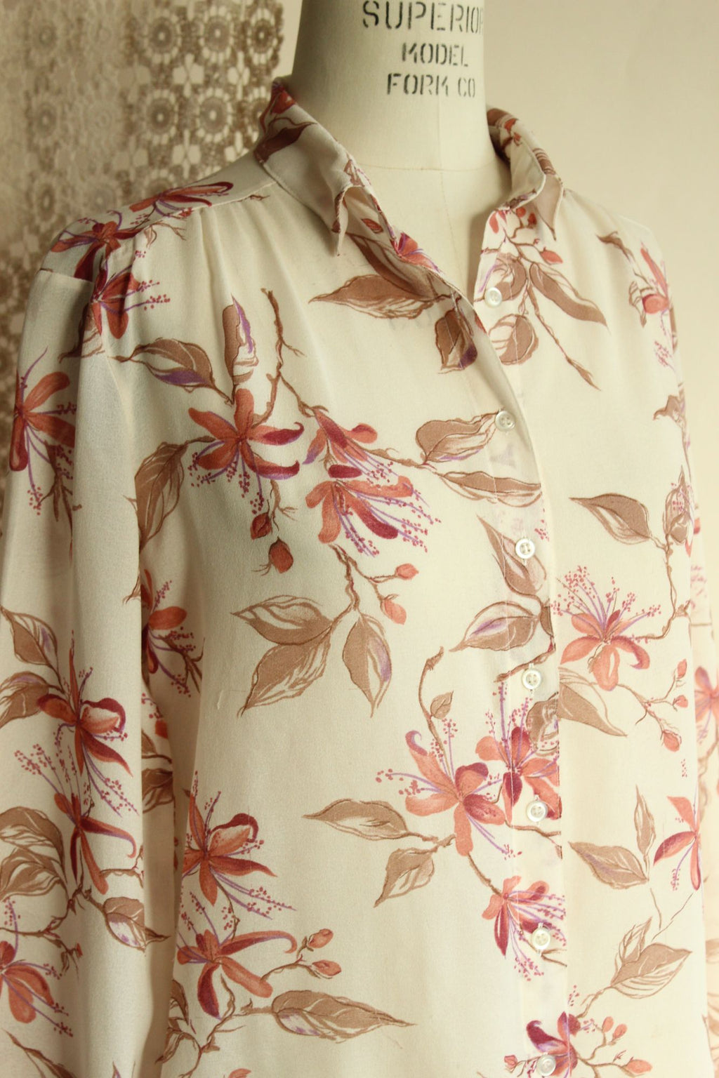 Vintage 1970s Campus Casuals Floral Print Button Down Blouse