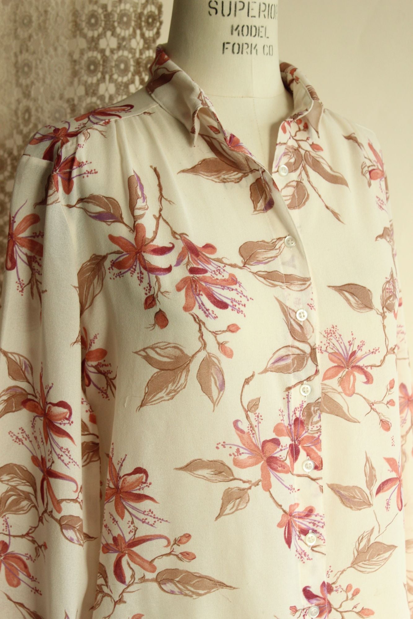 Vintage 1970s Campus Casuals Floral Print Button Down Blouse