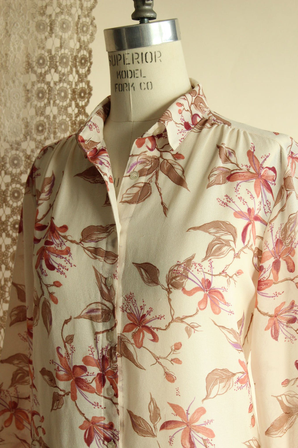 Vintage 1970s Campus Casuals Floral Print Button Down Blouse