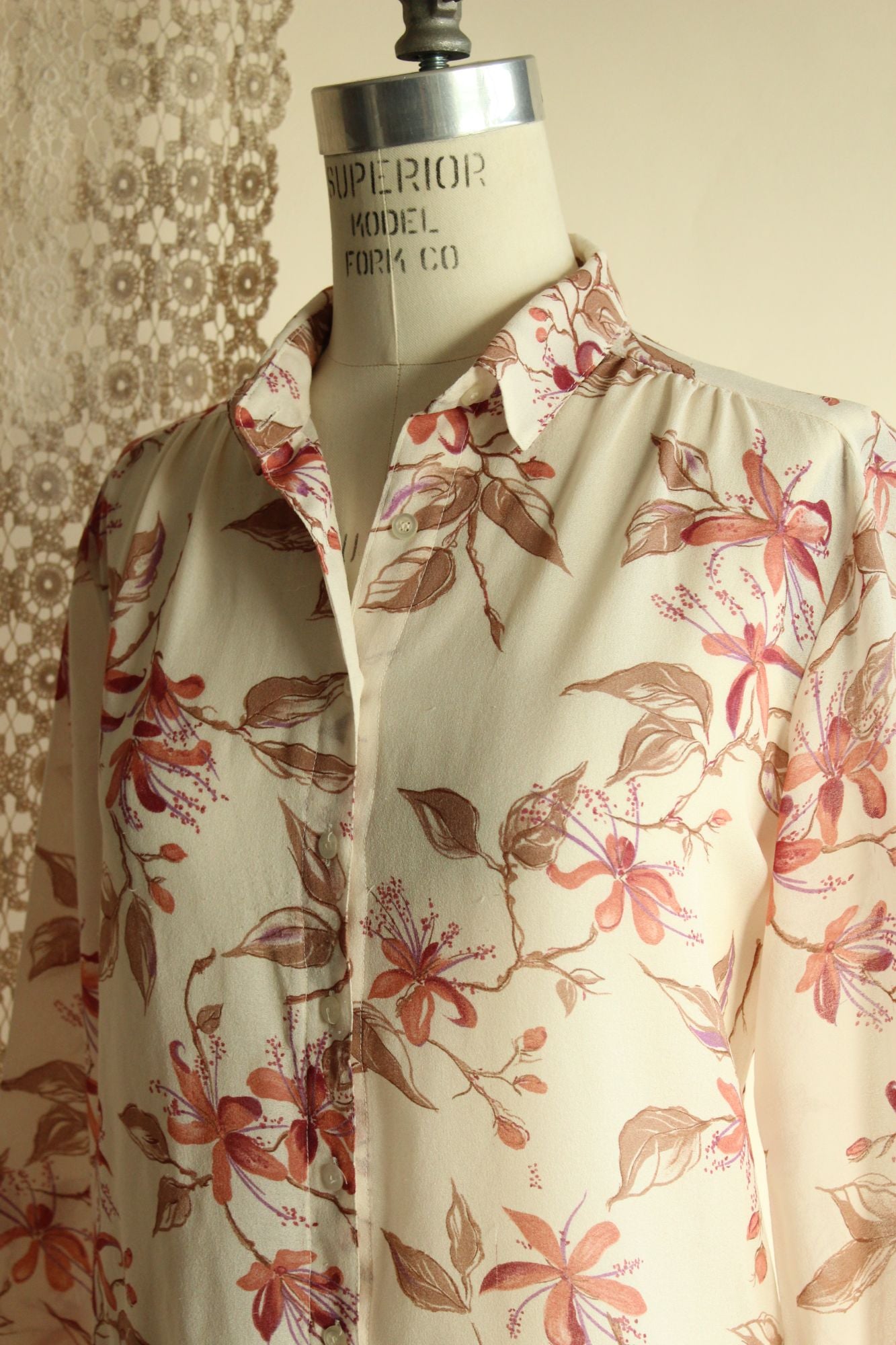 Vintage 1970s Campus Casuals Floral Print Button Down Blouse