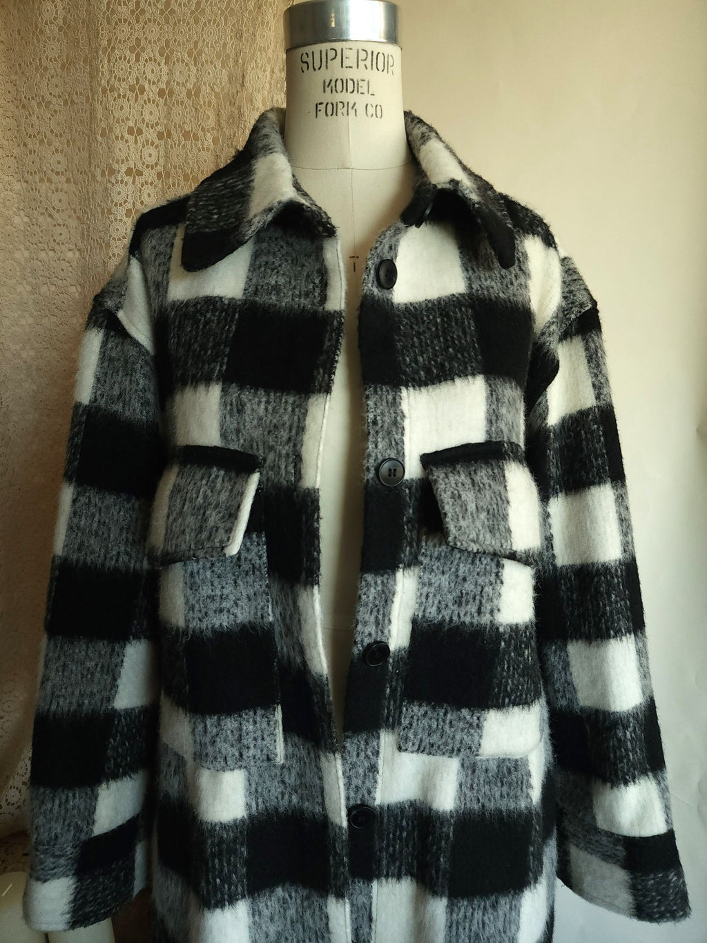 H&M Womens Coat, Black and White Buffalo Plaid Shacket with Pockets, Size M