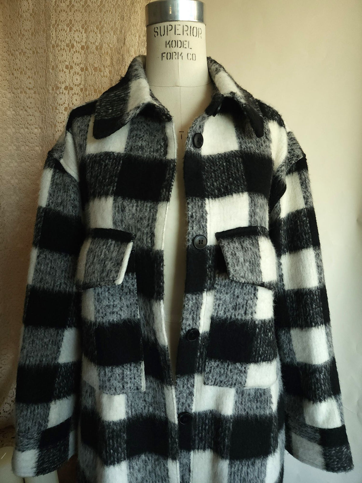 H&M Womens Coat, Black and White Buffalo Plaid Shacket with Pockets, Size M