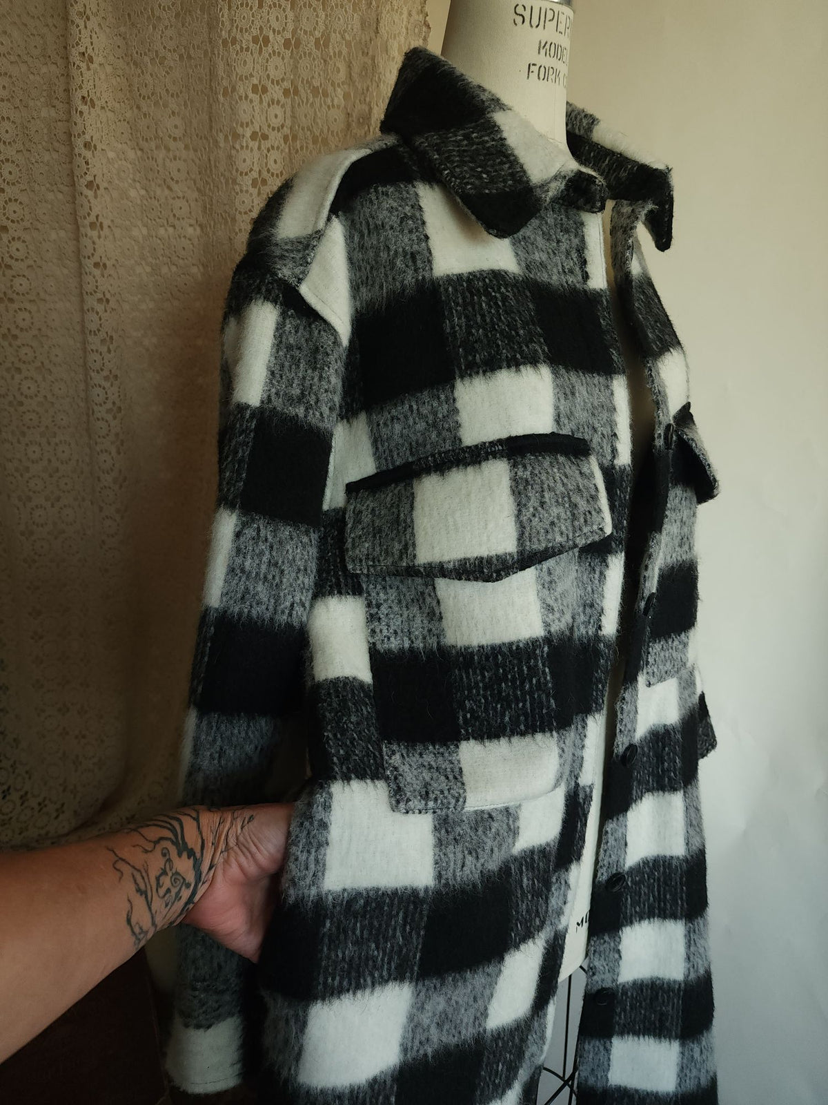 H&M Womens Coat, Black and White Buffalo Plaid Shacket with Pockets, Size M