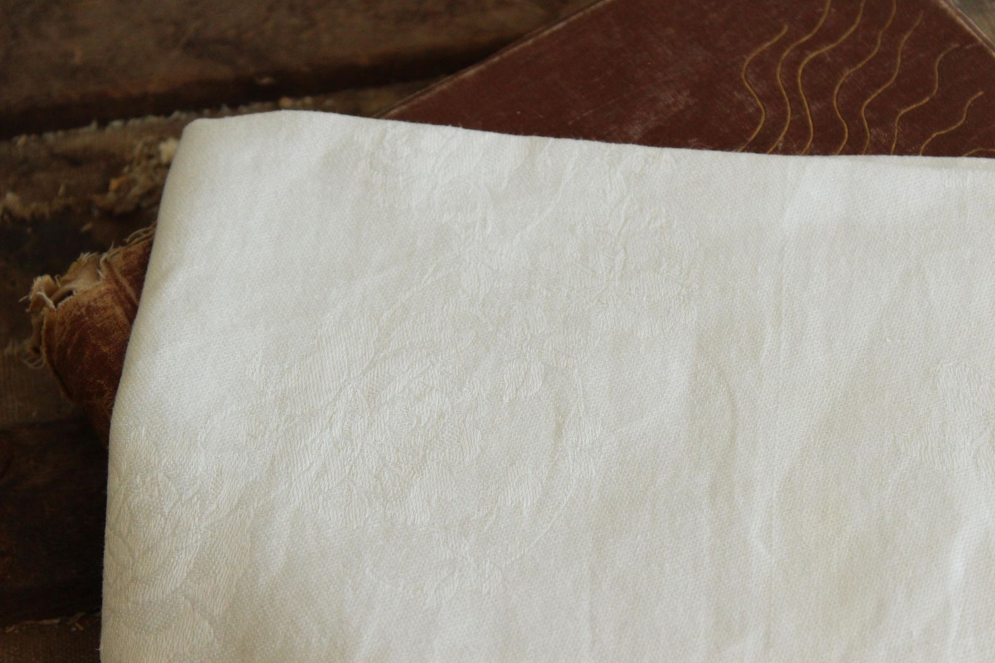 Vintage 1930s Napkin in White Flax Linen Damask Monogrammed with Embroidered C