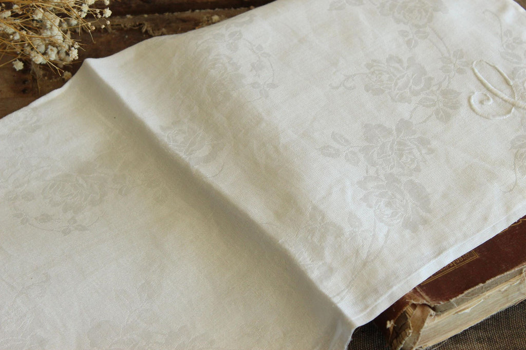 Vintage 1930s Napkin in White Flax Linen Damask Monogrammed with Embroidered C