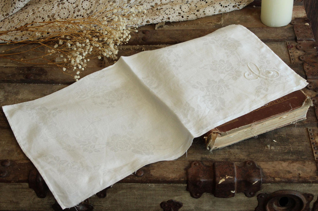 Vintage 1930s Napkin in White Flax Linen Damask Monogrammed with Embroidered C