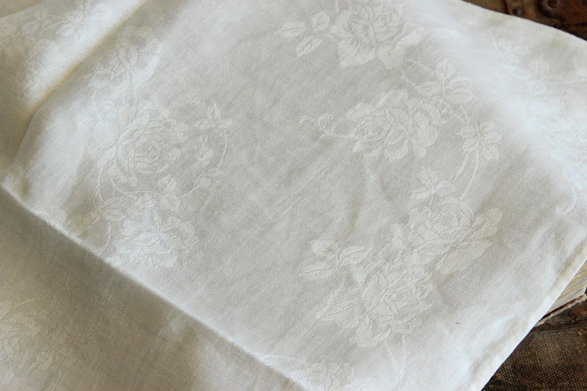 Vintage 1930s Napkin in White Flax Linen Damask Monogrammed with Embroidered C