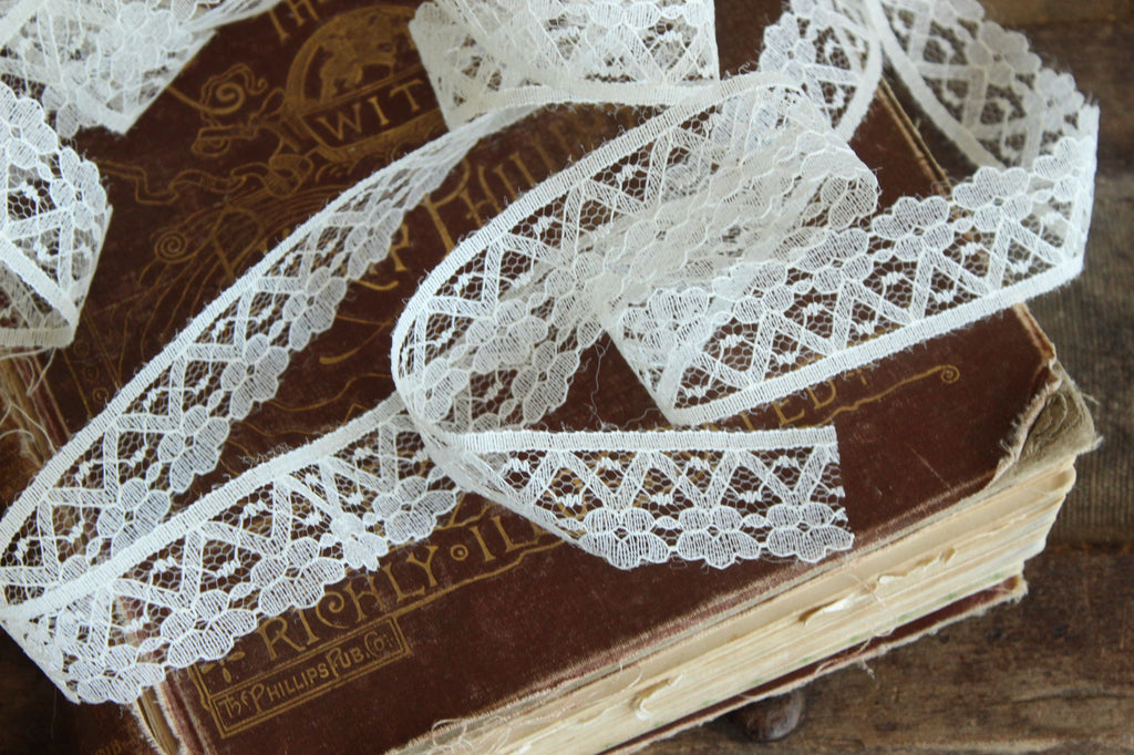 Vintage Ivory Lace Trim, 5 yards, One Inch Wide