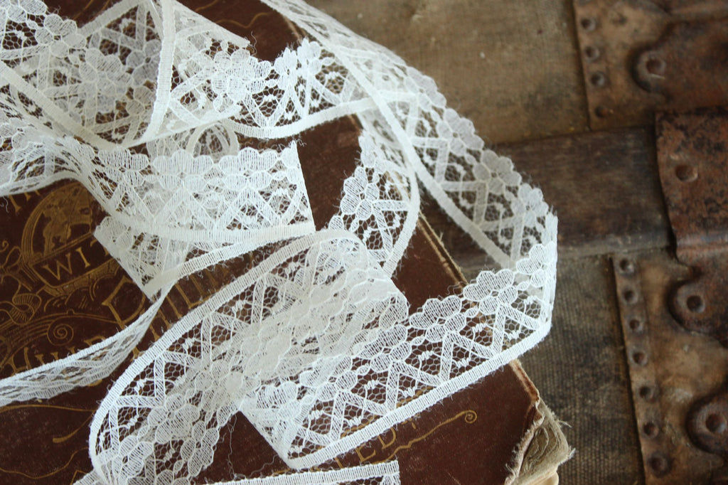 Vintage Ivory Lace Trim, 5 yards, One Inch Wide