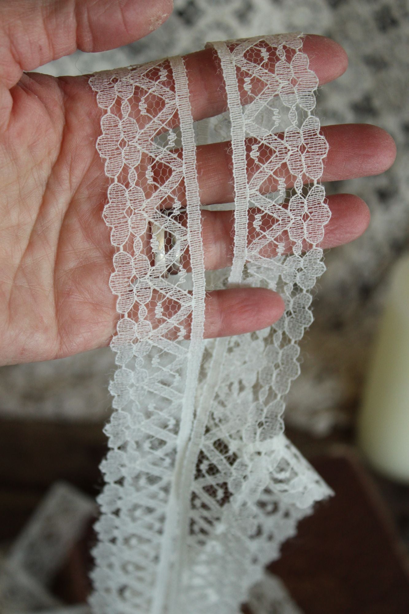 Vintage Ivory Lace Trim, 5 yards, One Inch Wide