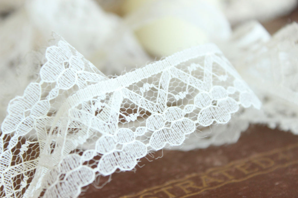 Vintage Ivory Lace Trim, 5 yards, One Inch Wide