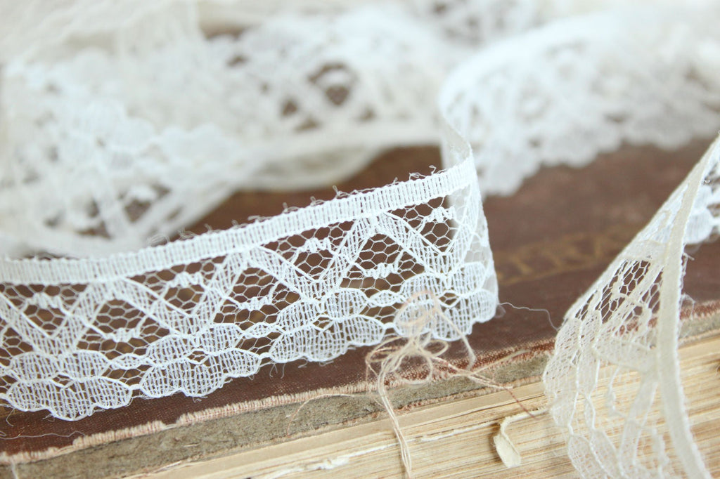 Vintage Ivory Lace Trim, 5 yards, One Inch Wide