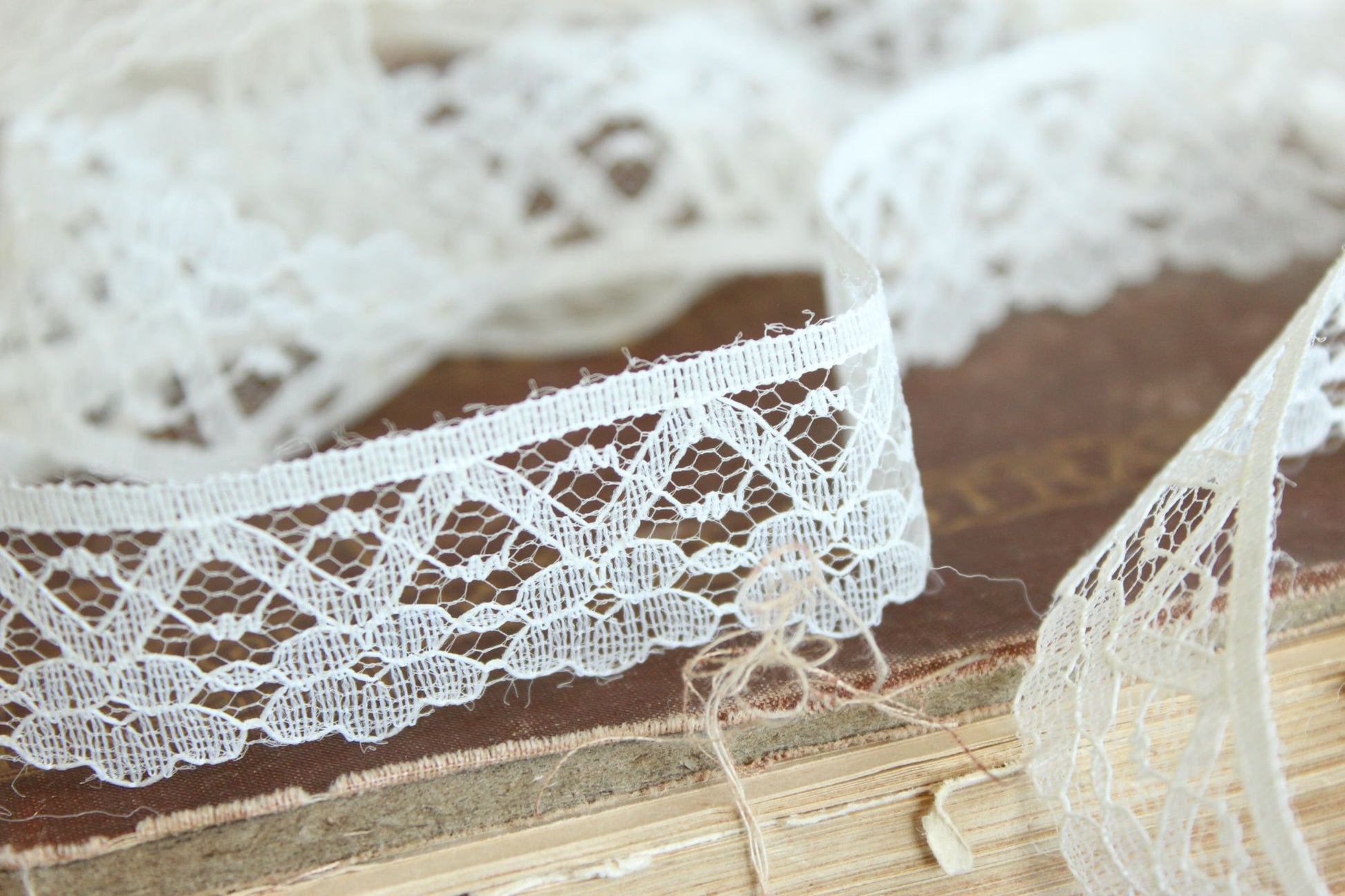 Vintage Ivory Lace Trim, 5 yards, One Inch Wide