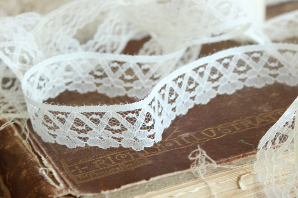 Vintage Ivory Lace Trim, 5 yards, One Inch Wide