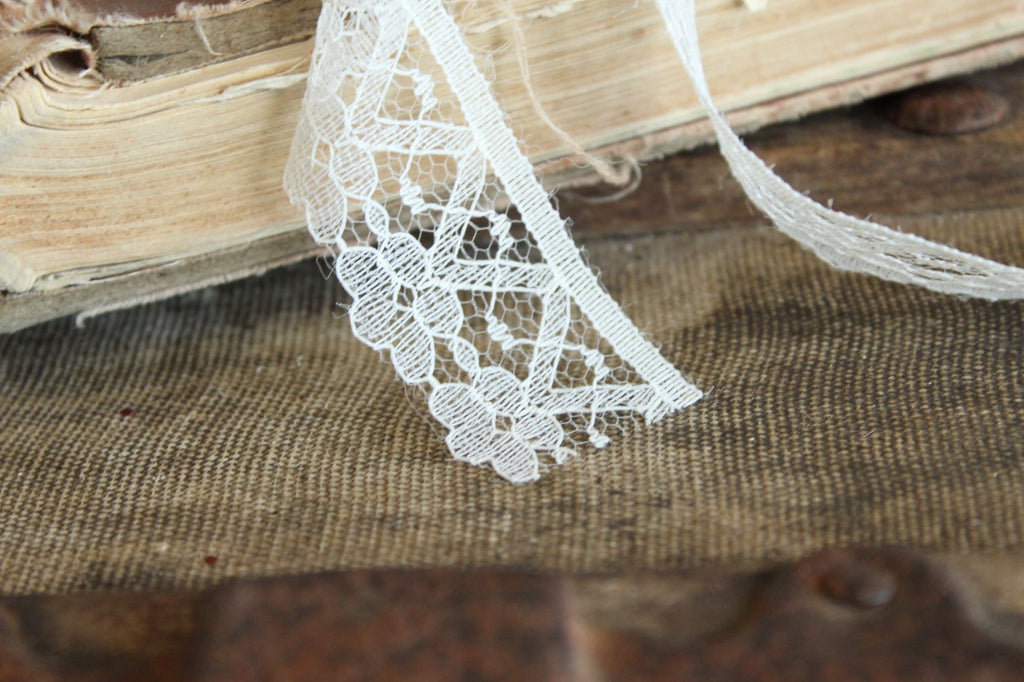 Vintage Ivory Lace Trim, 5 yards, One Inch Wide