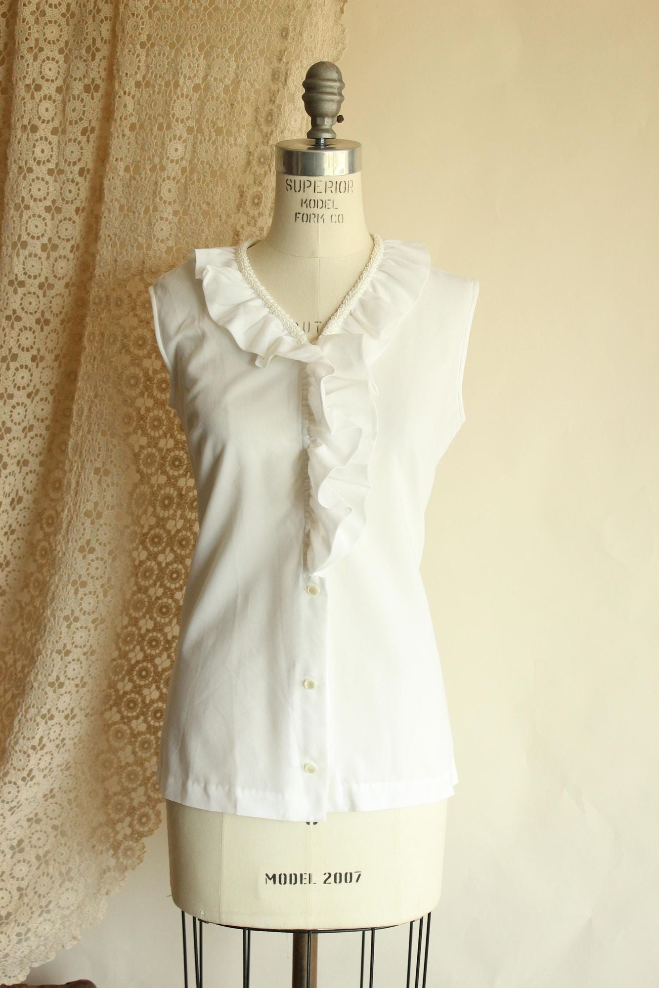 Vintage 1960s Blouse, Fritzi of California White Ruffle Collar Top, Buttons