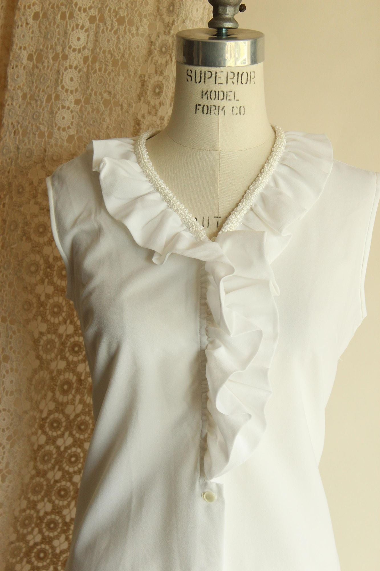 Vintage 1960s Blouse, Fritzi of California White Ruffle Collar Top, Buttons