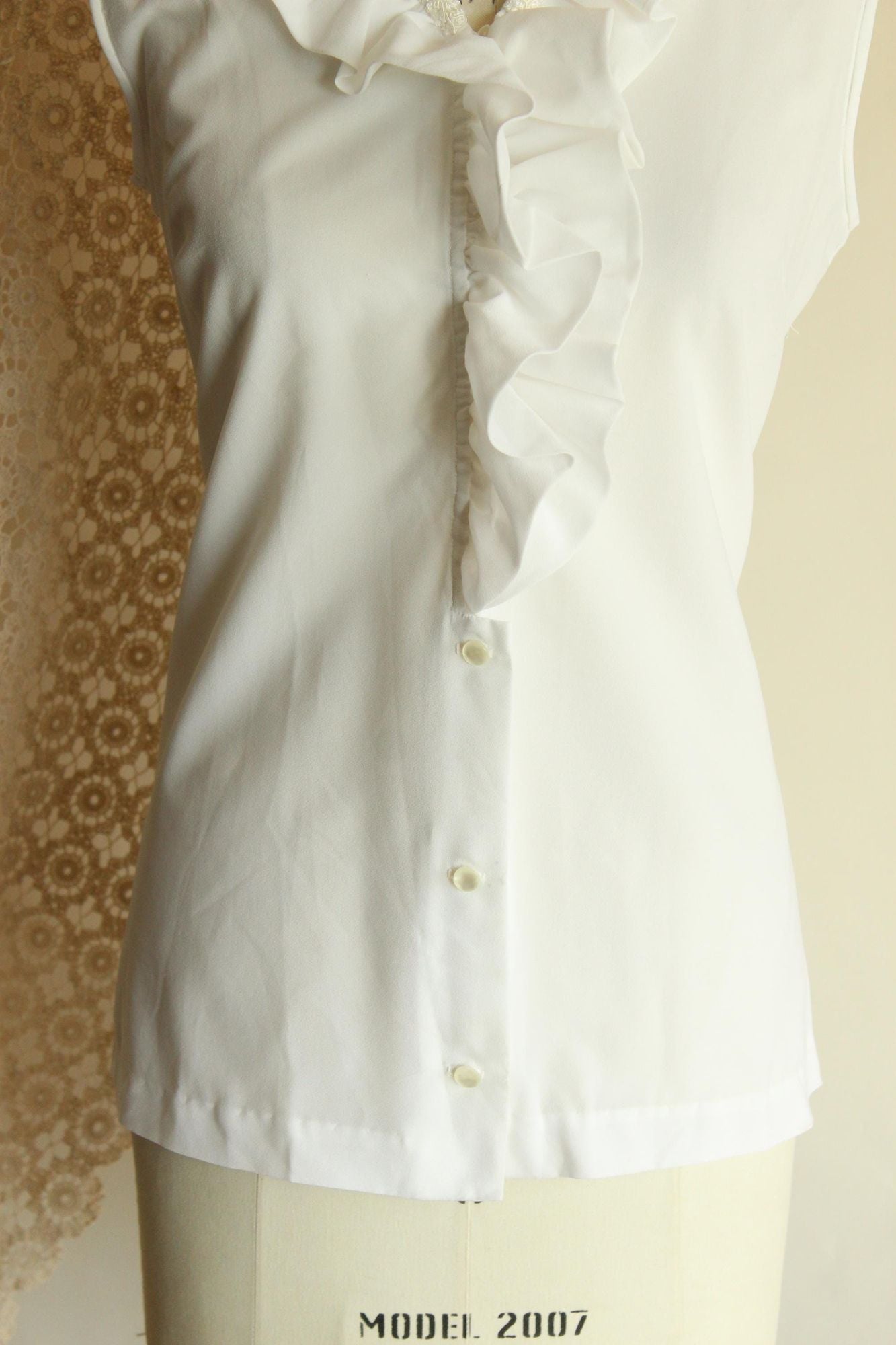 Vintage 1960s Blouse, Fritzi of California White Ruffle Collar Top, Buttons