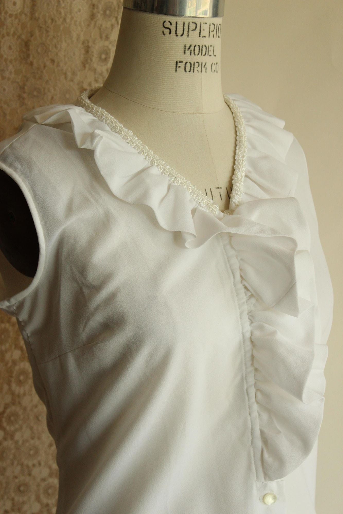 Vintage 1960s Blouse, Fritzi of California White Ruffle Collar Top, Buttons