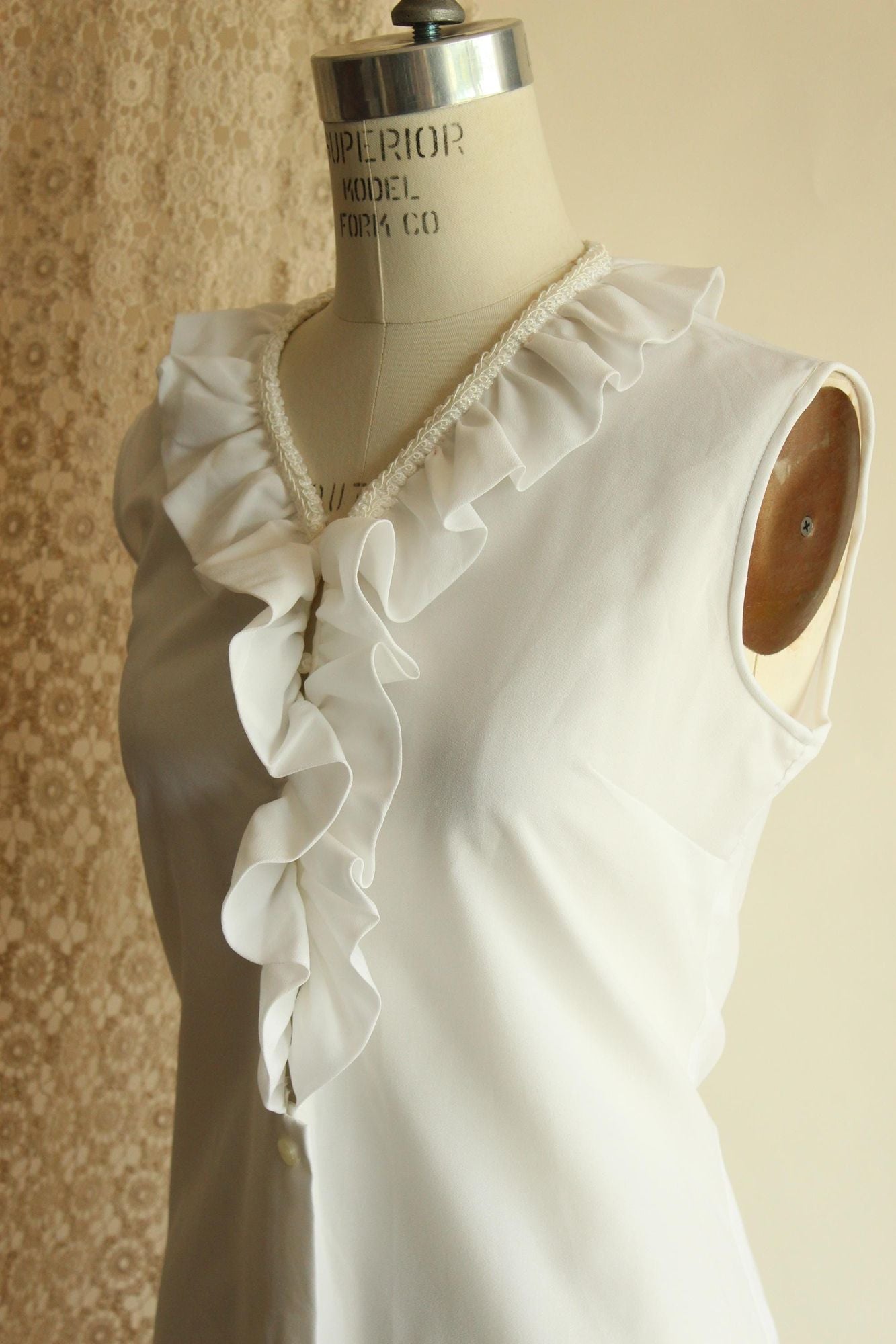 Vintage 1960s Blouse, Fritzi of California White Ruffle Collar Top, Buttons