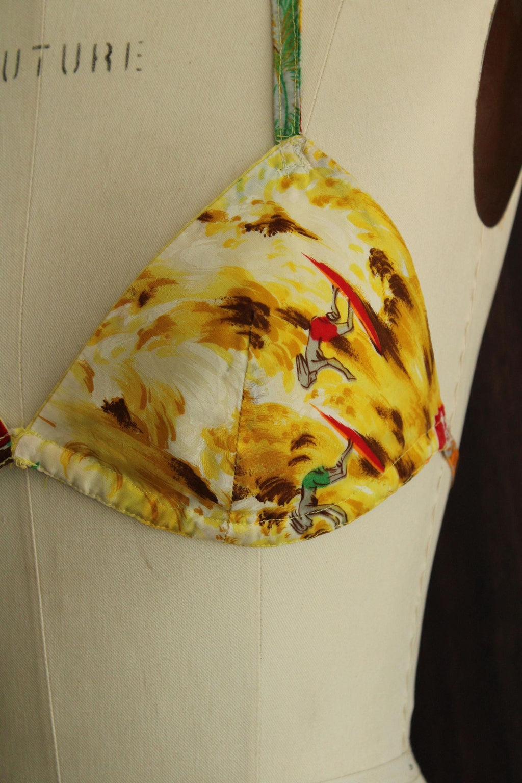 Vintage 1960s Bikini Swimsuit Top in a Surfer Print