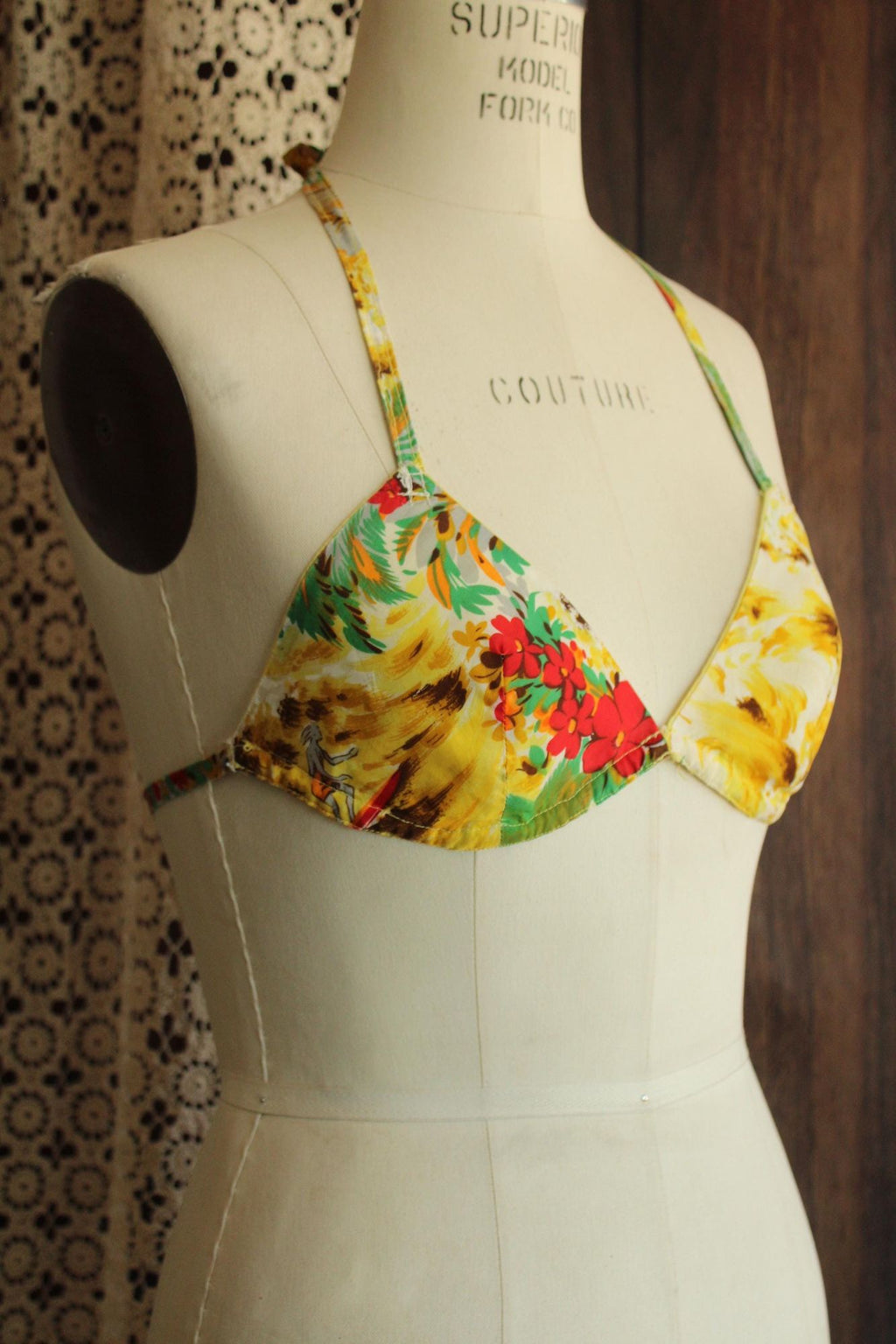 Vintage 1960s Bikini Swimsuit Top in a Surfer Print