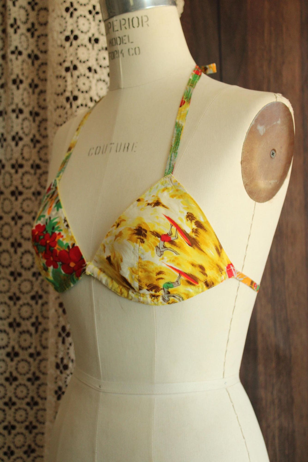 Vintage 1960s Bikini Swimsuit Top in a Surfer Print