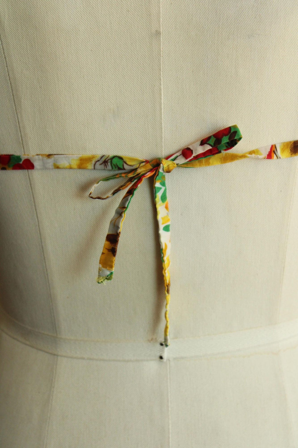 Vintage 1960s Bikini Swimsuit Top in a Surfer Print