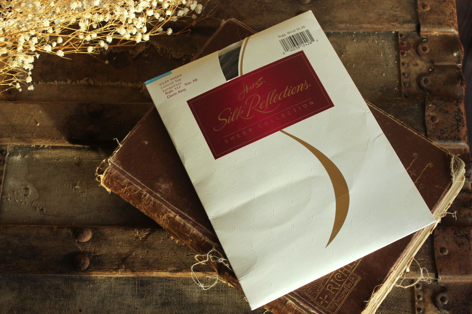 Vintage 1990s 2000s  New Hanes Classic Navy, Size A-B Pantyhose