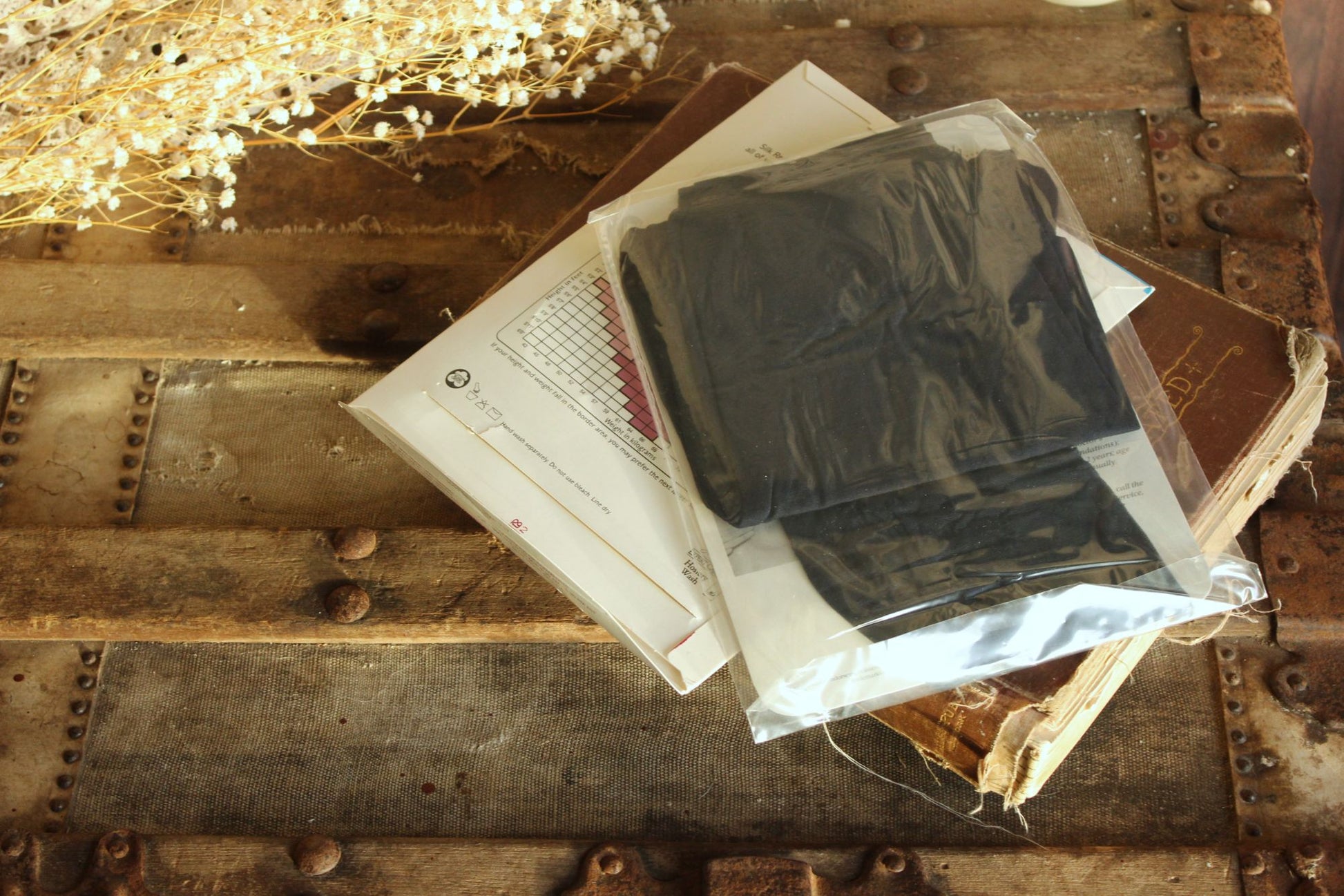 Vintage 1990s 2000s  New Hanes Classic Navy, Size A-B Pantyhose