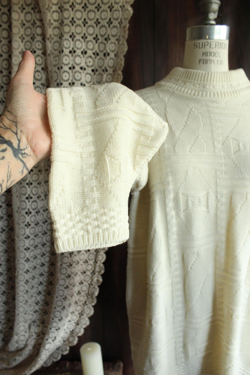 Vintage 1980s 1990s Unisex Volup White Mock Turtleneck Sweater