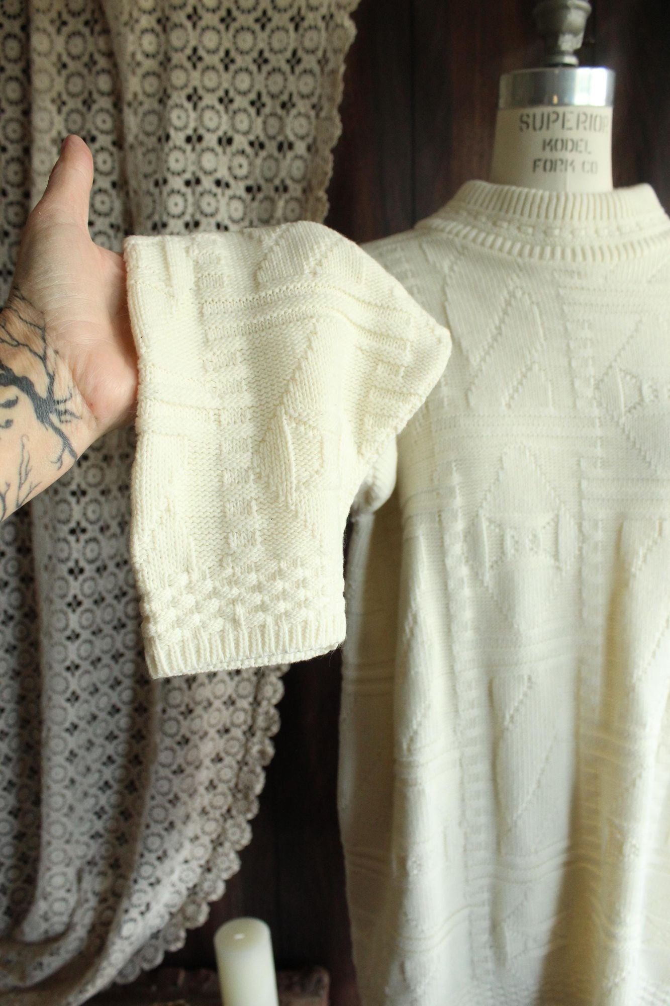 Vintage 1980s 1990s Unisex Volup White Mock Turtleneck Sweater
