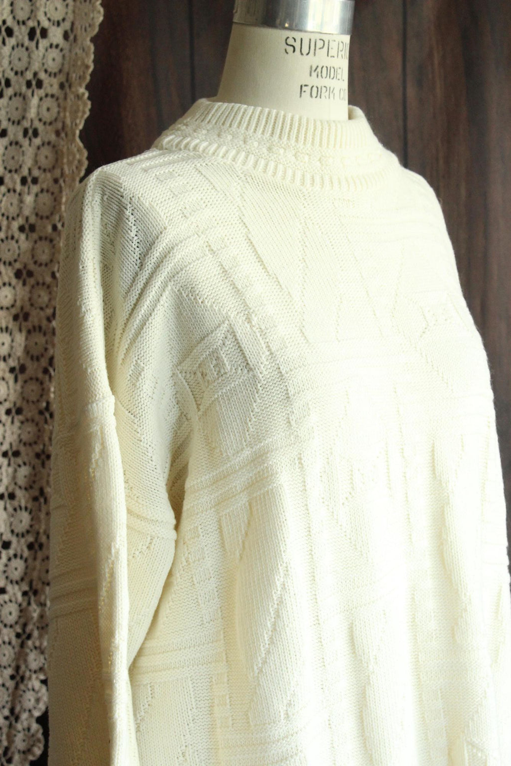 Vintage 1980s 1990s Unisex Volup White Mock Turtleneck Sweater