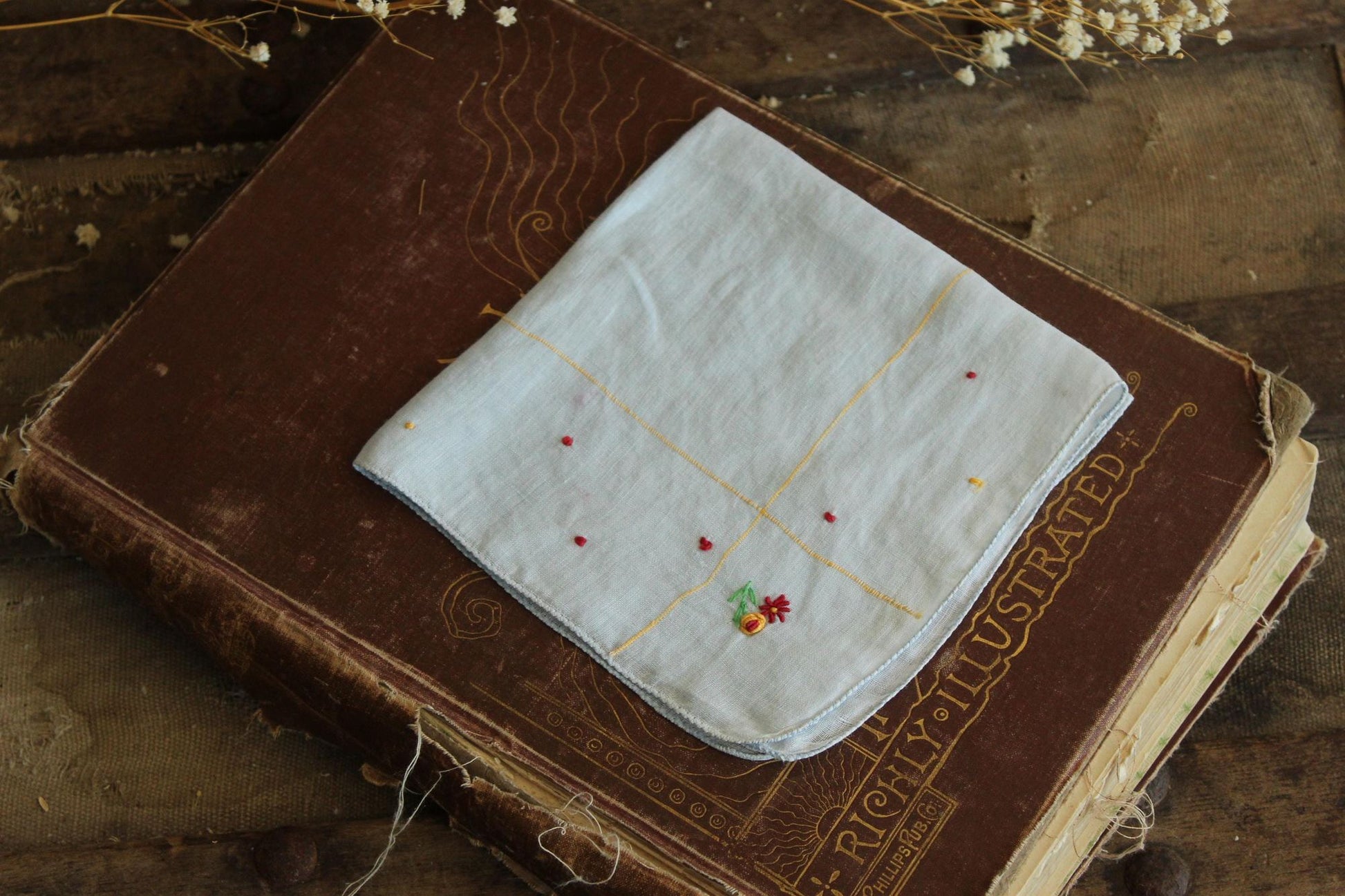 Vintage 1940s 1950s Blue Linen Handkerchief with Embroidered Flowers
