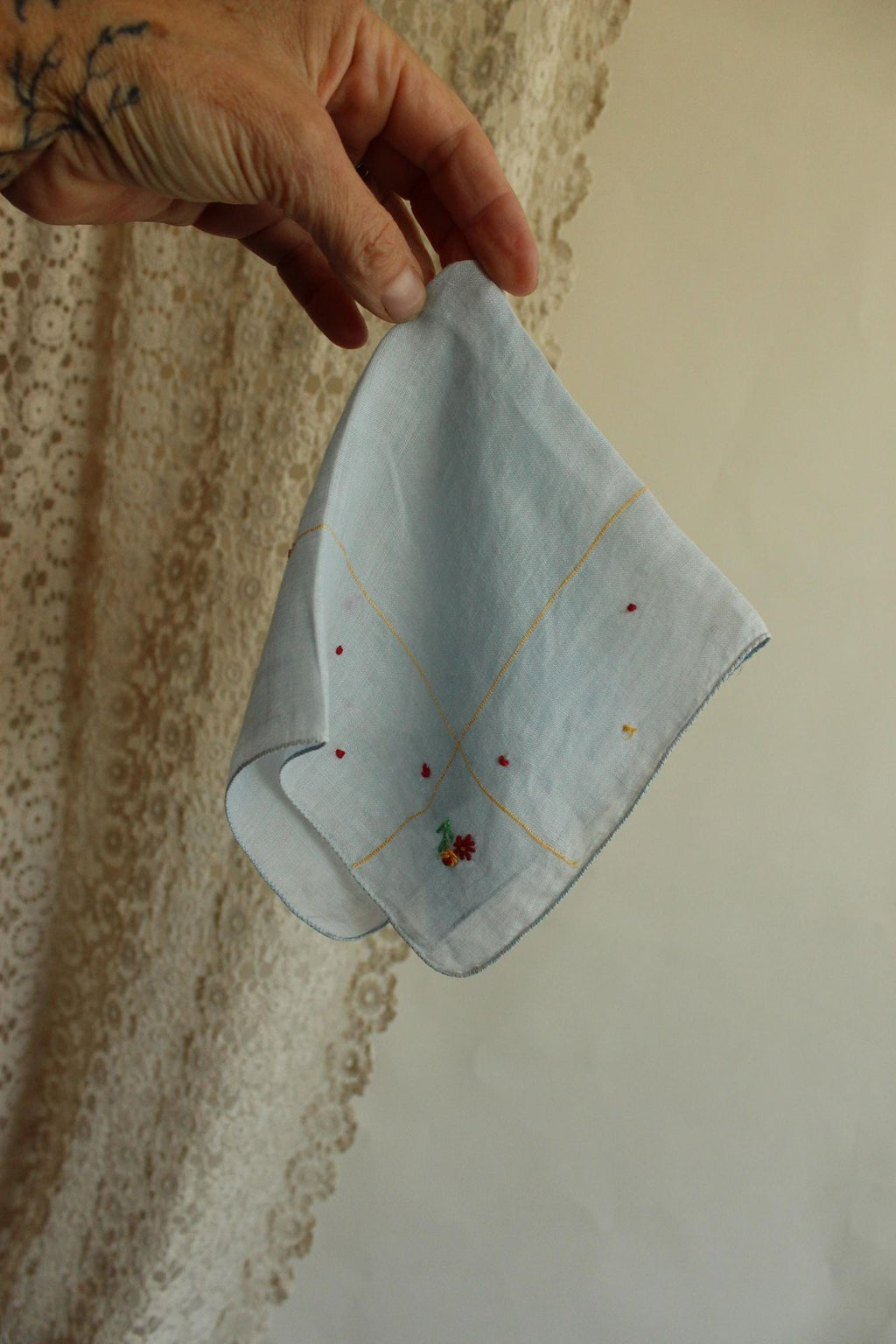 Vintage 1940s 1950s Blue Linen Handkerchief with Embroidered Flowers