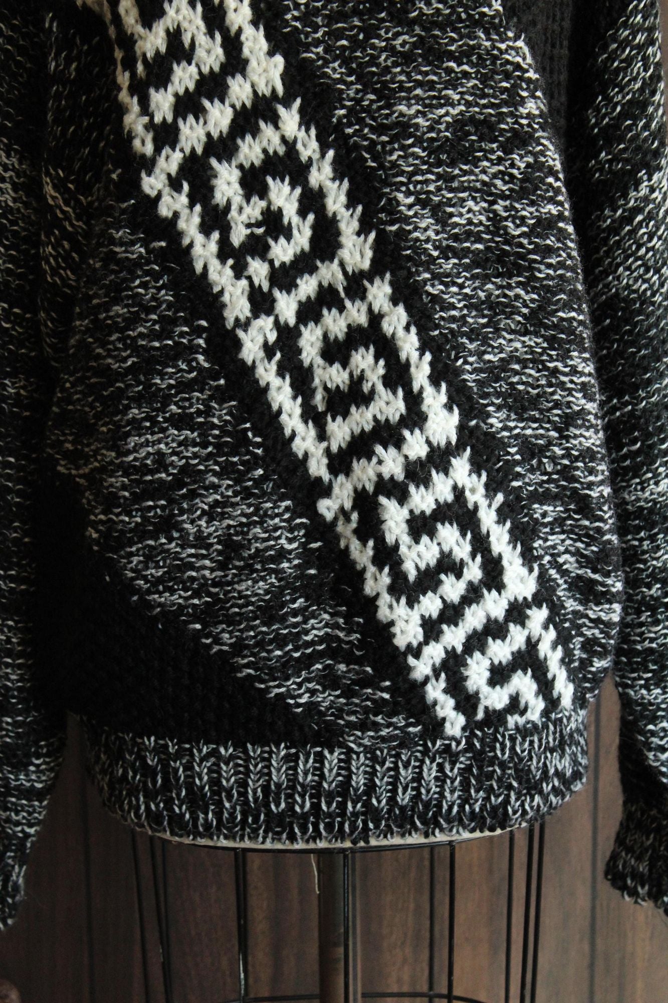 Vintage 1980s Fuze Black and White Unisex Jumper