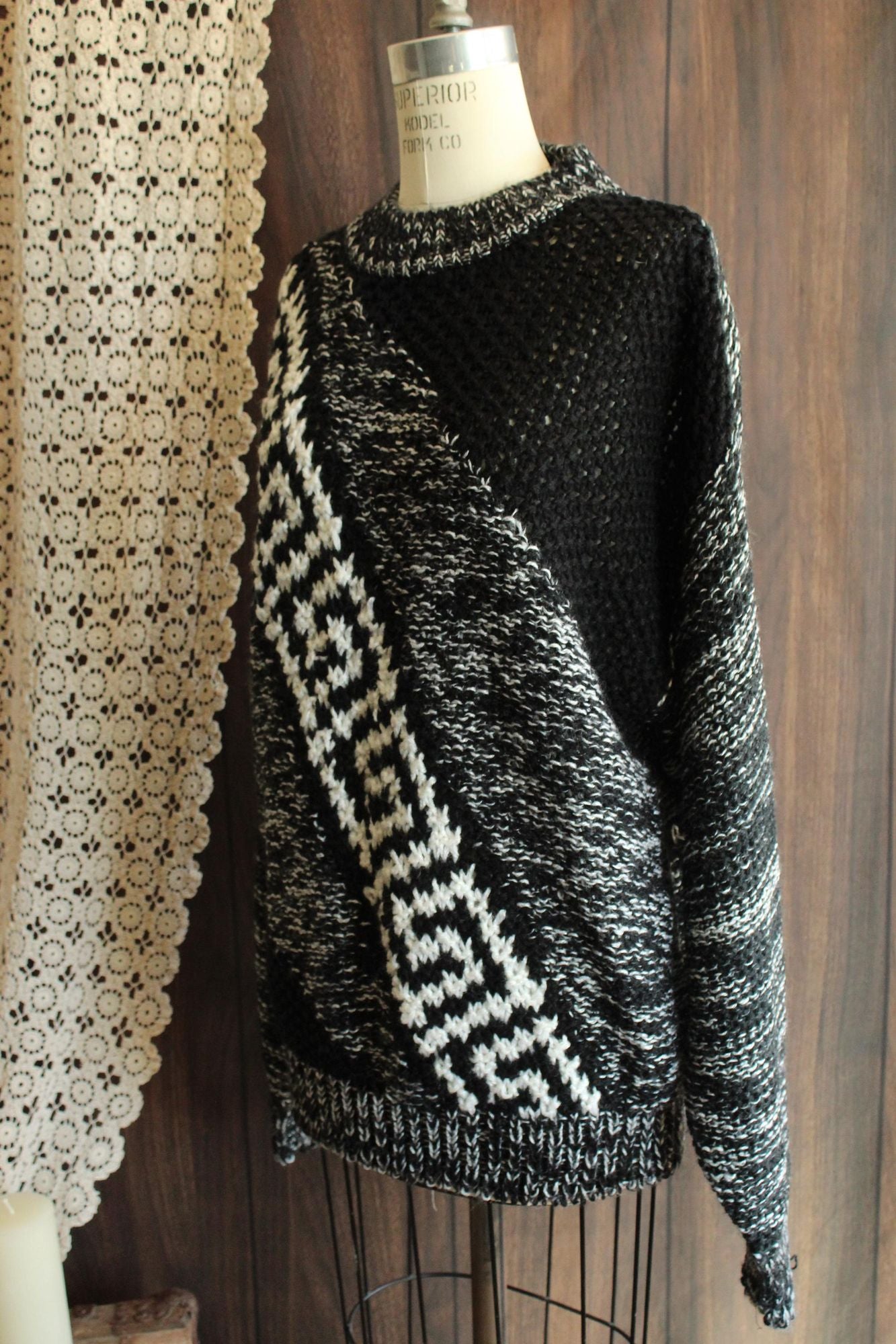 Vintage 1980s Fuze Black and White Unisex Jumper