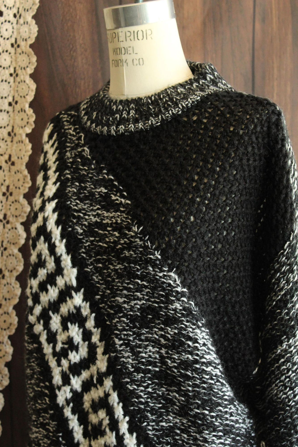 Vintage 1980s Fuze Black and White Unisex Jumper