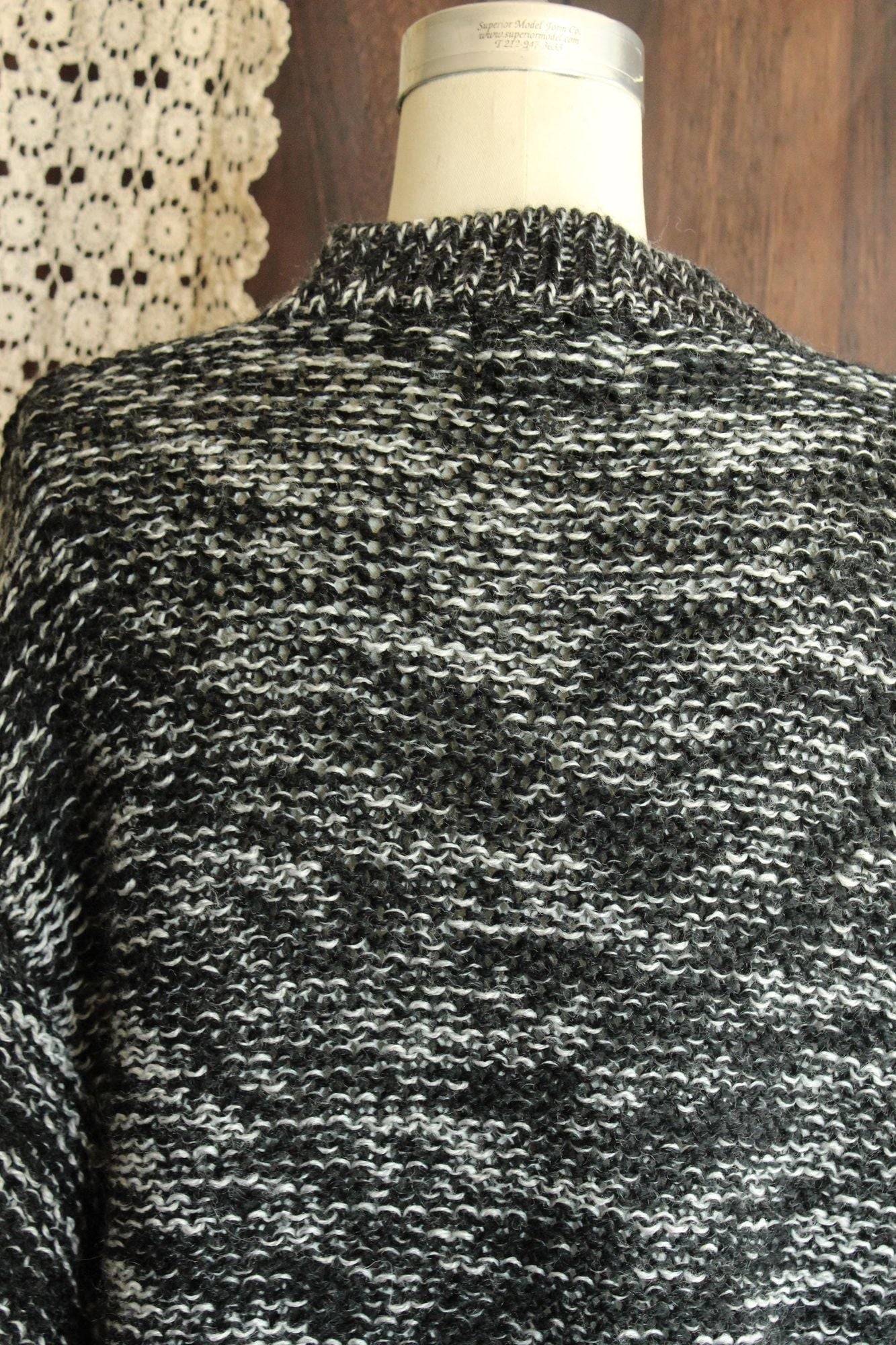 Vintage 1980s Fuze Black and White Unisex Jumper