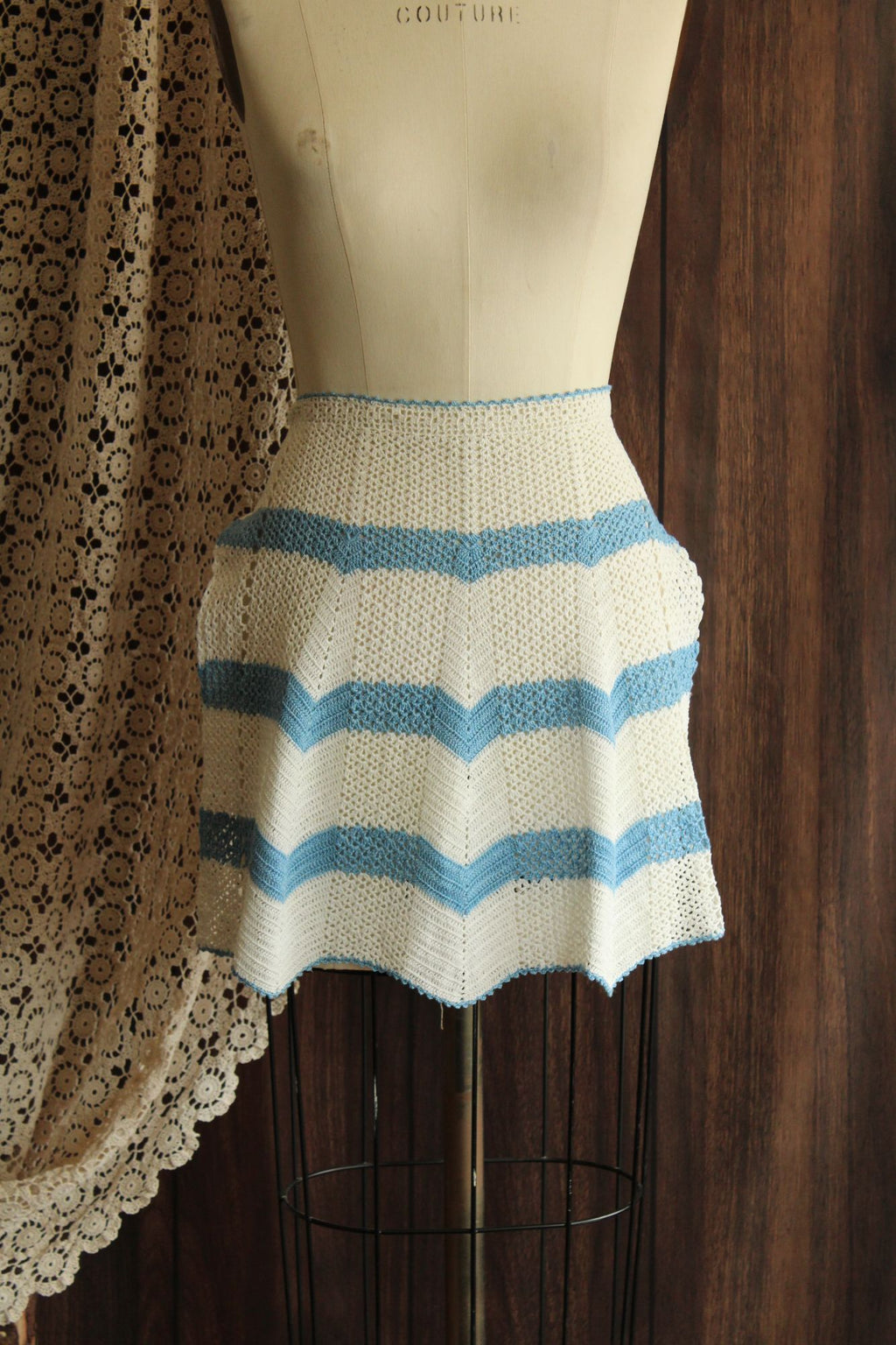 Vintage 1950s 1960s Crocheted Apron in White and Blue