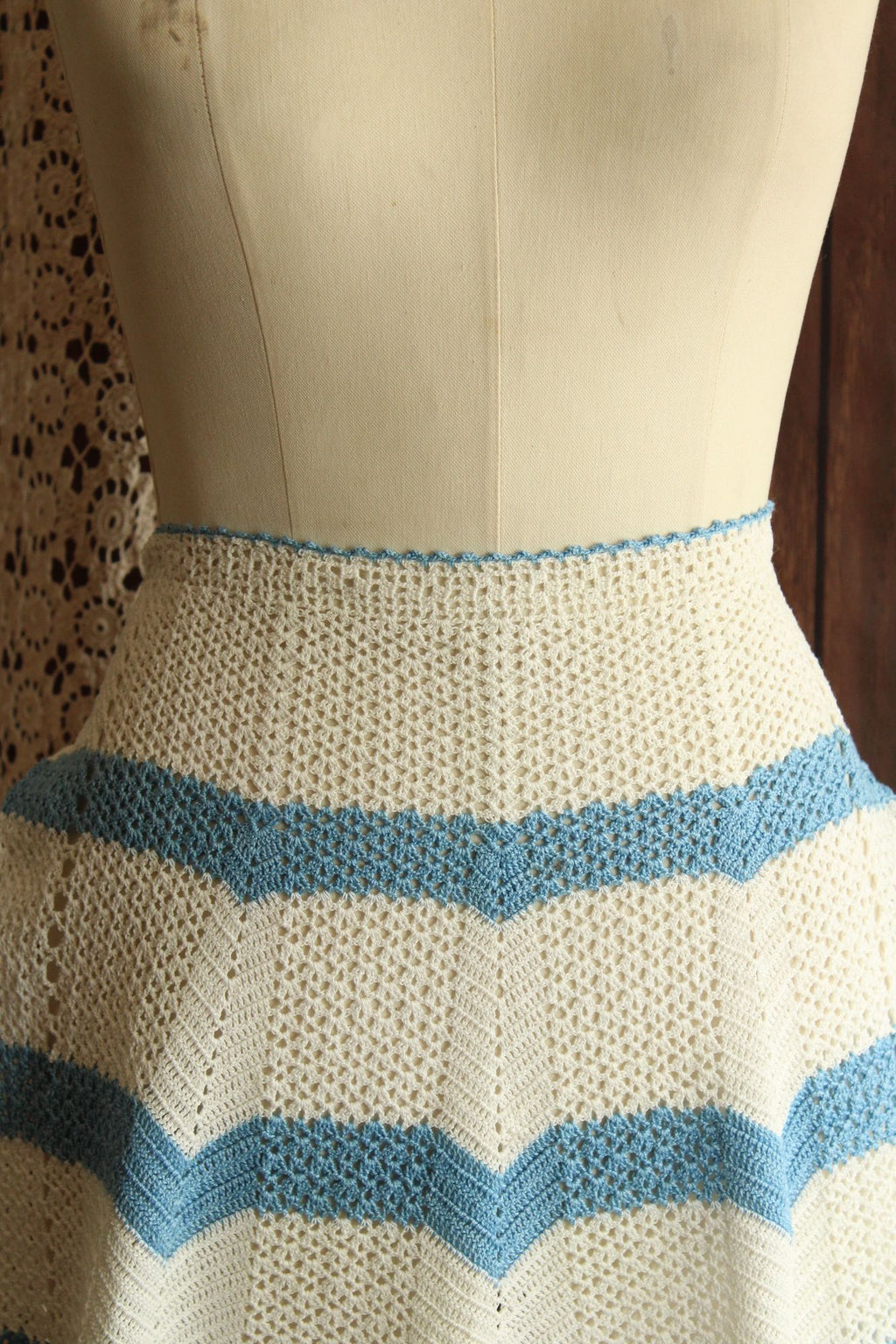 Vintage 1950s 1960s Crocheted Apron in White and Blue