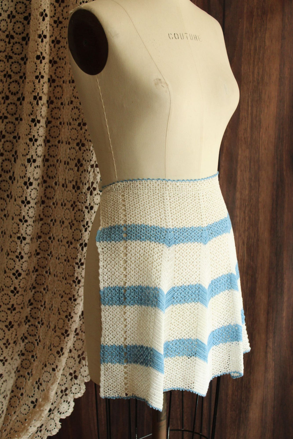 Vintage 1950s 1960s Crocheted Apron in White and Blue