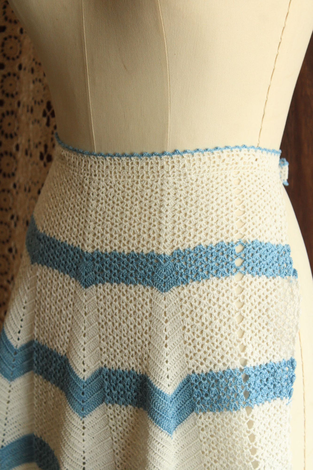 Vintage 1950s 1960s Crocheted Apron in White and Blue
