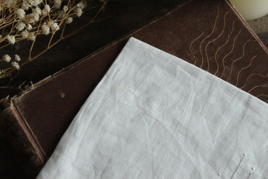 Vintage 1930s 1940s Embroidered White Linen Handkerchief
