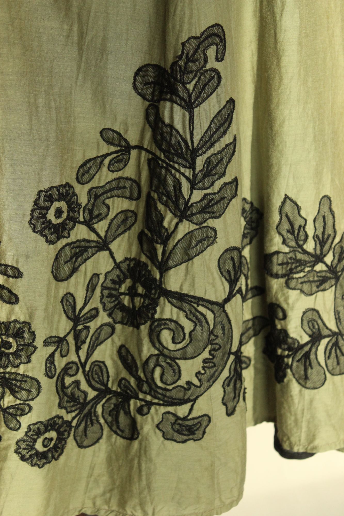 Chico's Womens Volup Skirt Green with Black Lace Floral Trim, Cottage Core