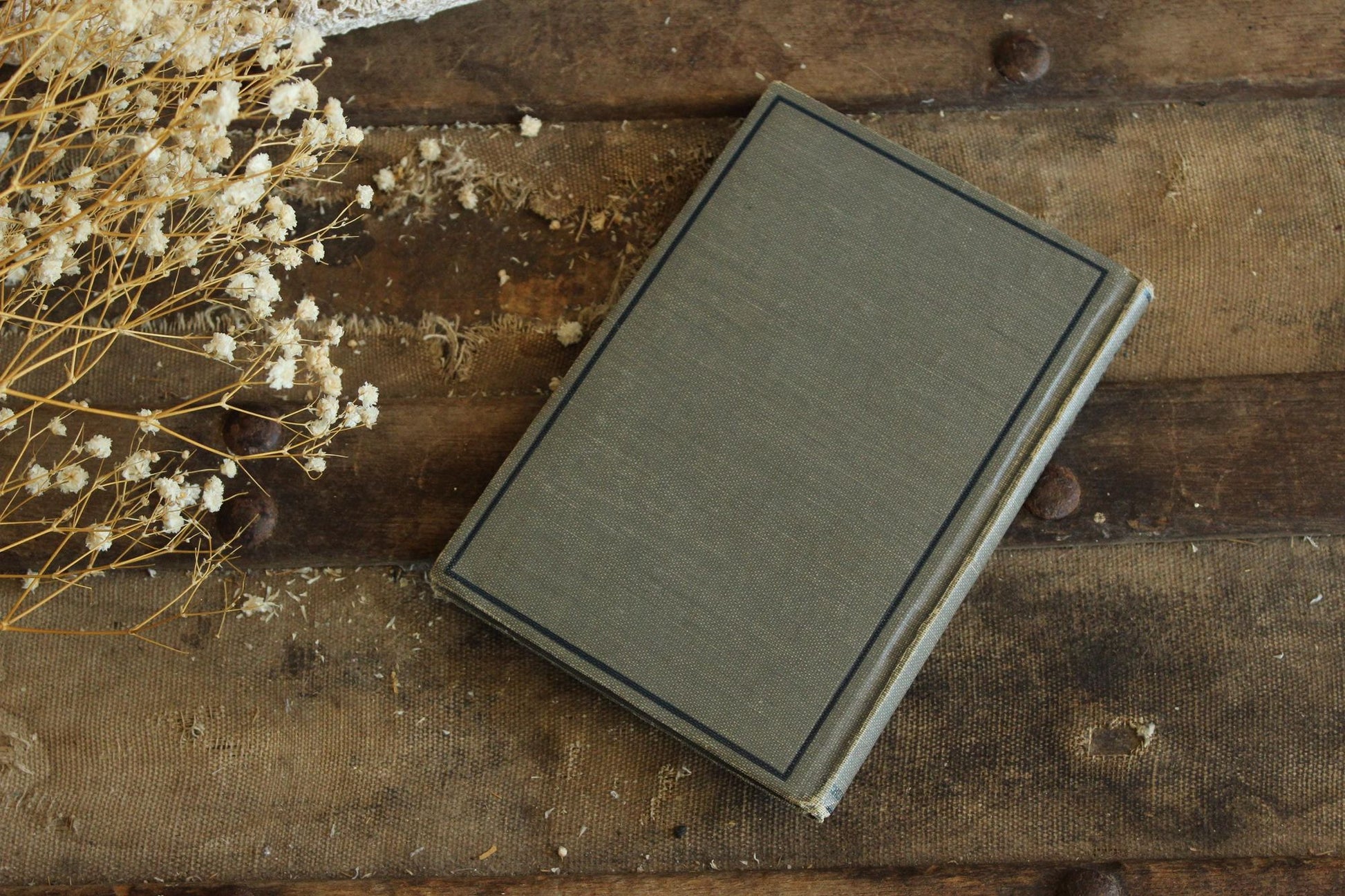 Vintage Antique 1890s Book, "La Poudre aux Yeux", Labiche Martin, Edited by Benjamin Wells